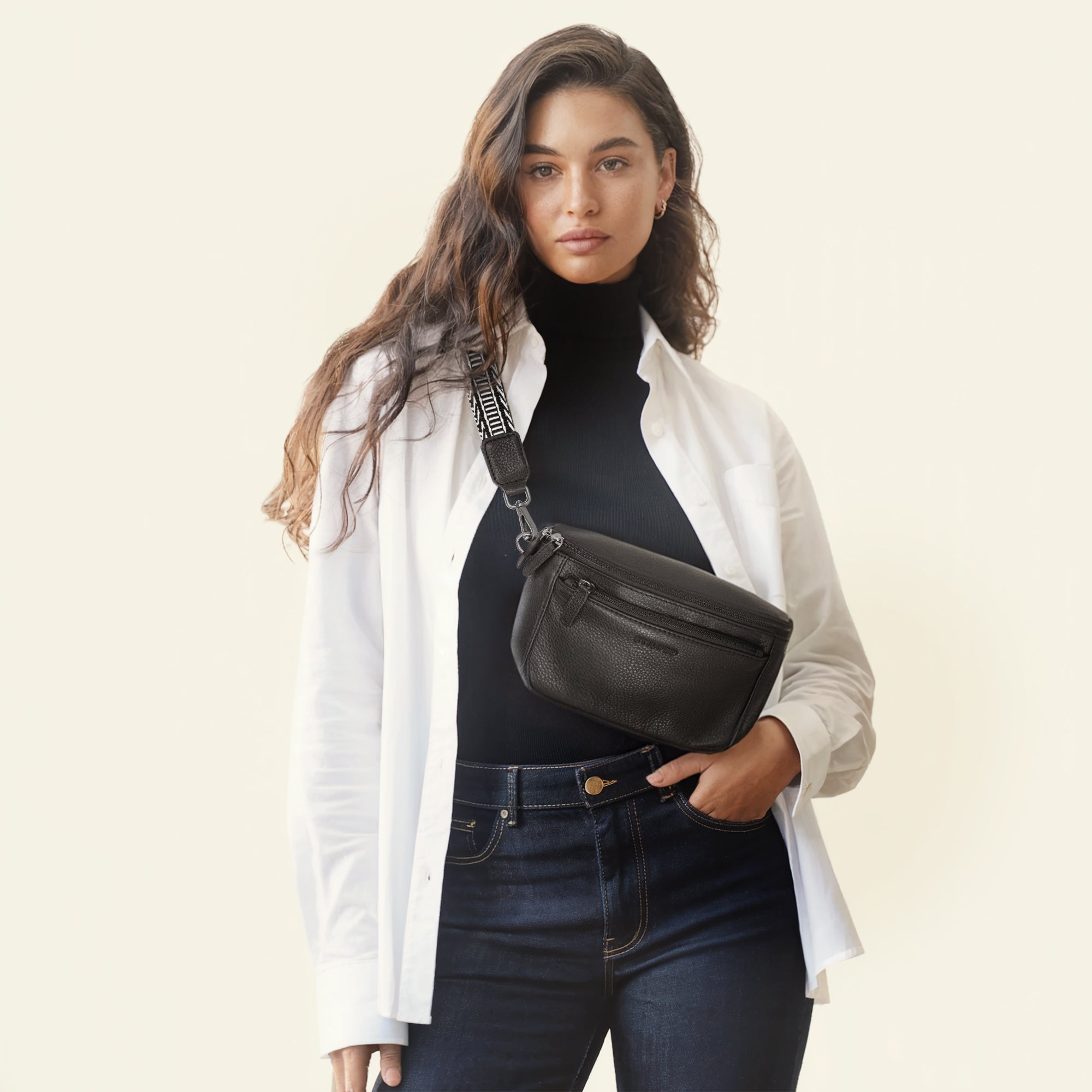 Große Crossbody bauchtasche aus echtem Leder schwarz mit breitem Gurt