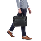 Schwarze Ledertasche für Arbeit Büro