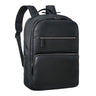 Rucksack Schwarz Groß aus der schrägen Frontalperspektive